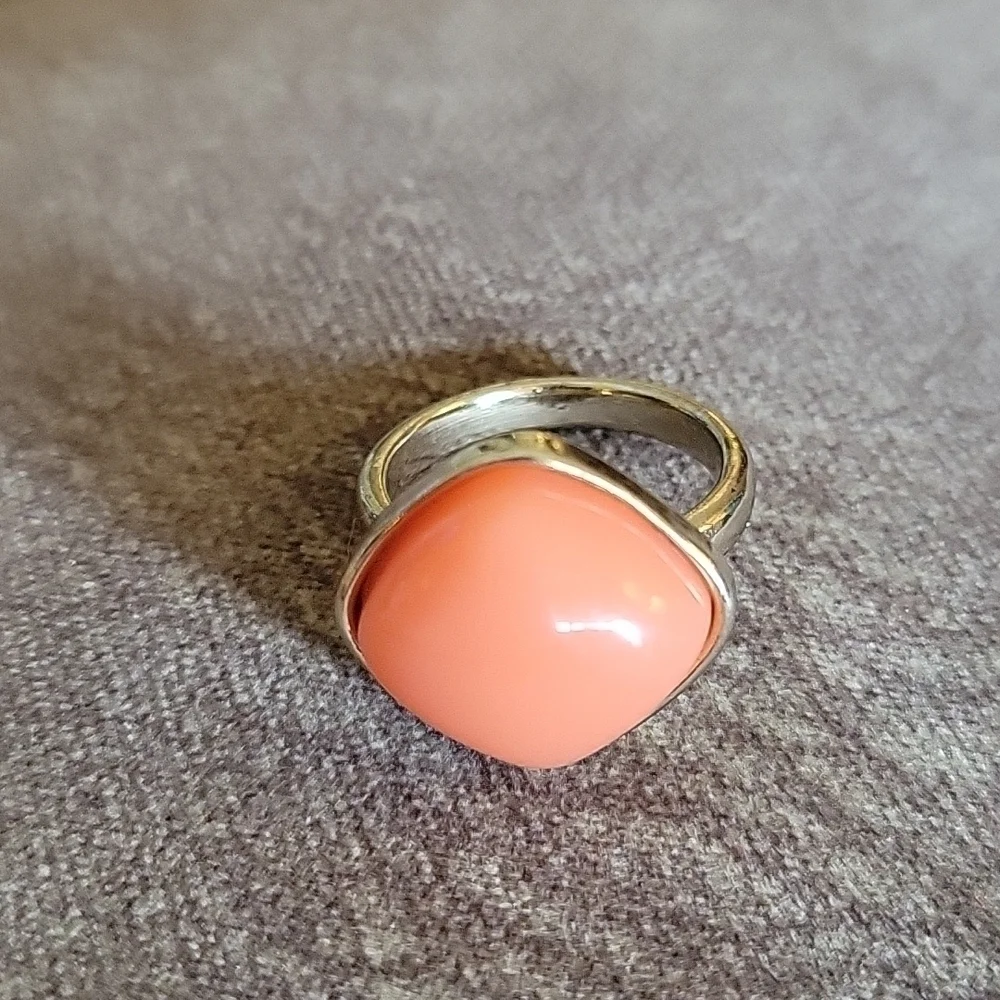 3/$30 VTG Peach Acrylic Diamond Shape Ring
